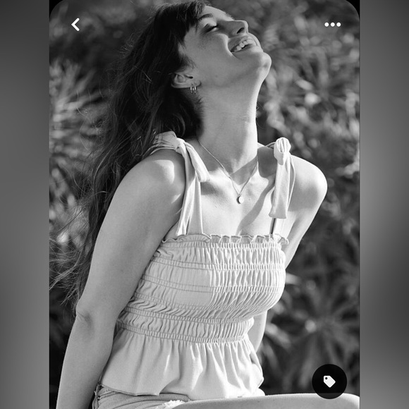 Pair of tops - Picture 2 of 12